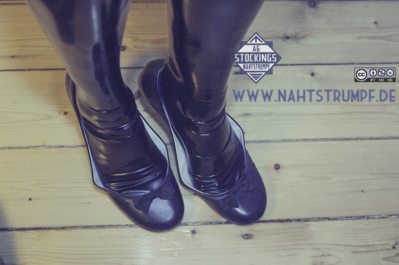 Latex feets and flats