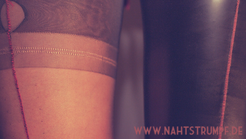 AG Nahtstrumpf ff seamed latex stockings vs GIO ff seamed nylons