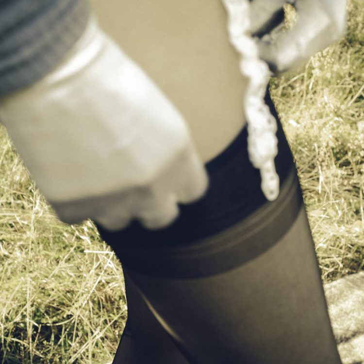 Cervin stockings top & white gloves