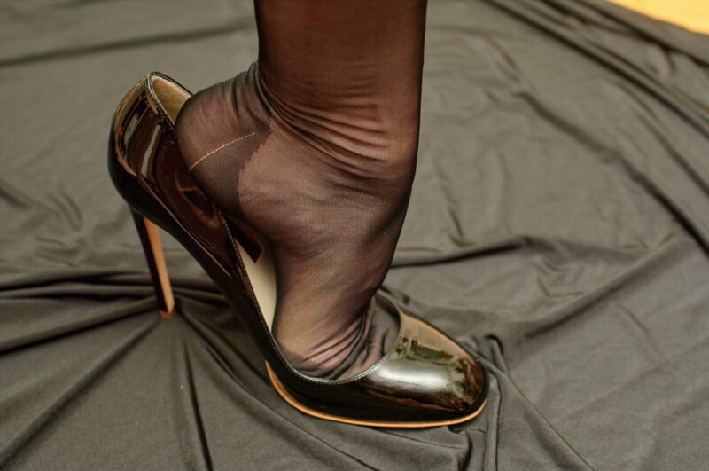 Nahtnylons und Rupert Sanderson High Heels