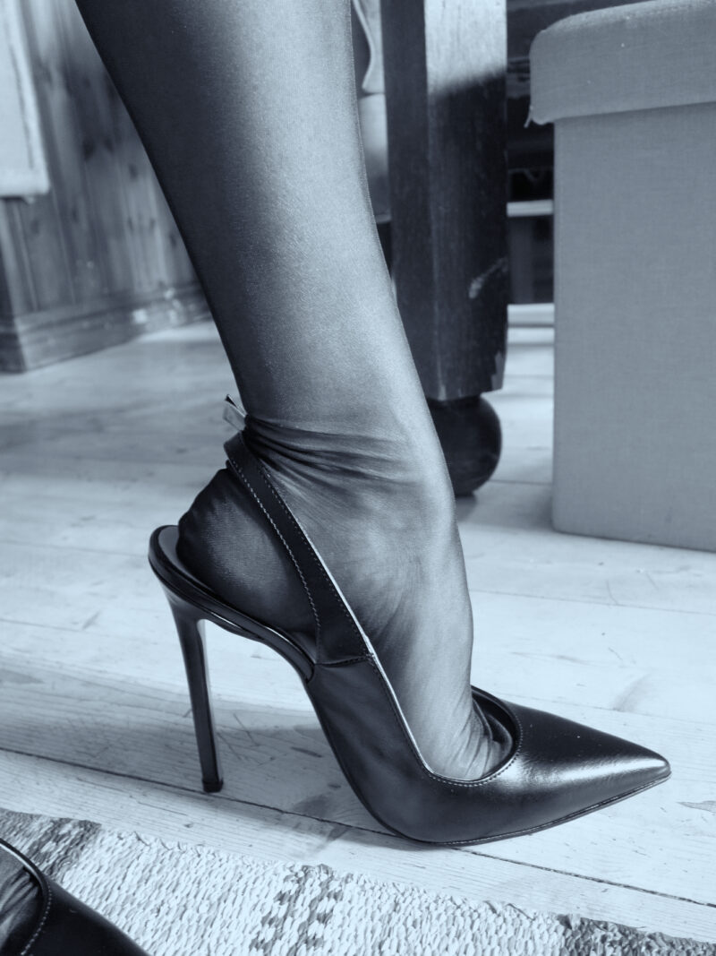 12cm heels and ff seamed nylons