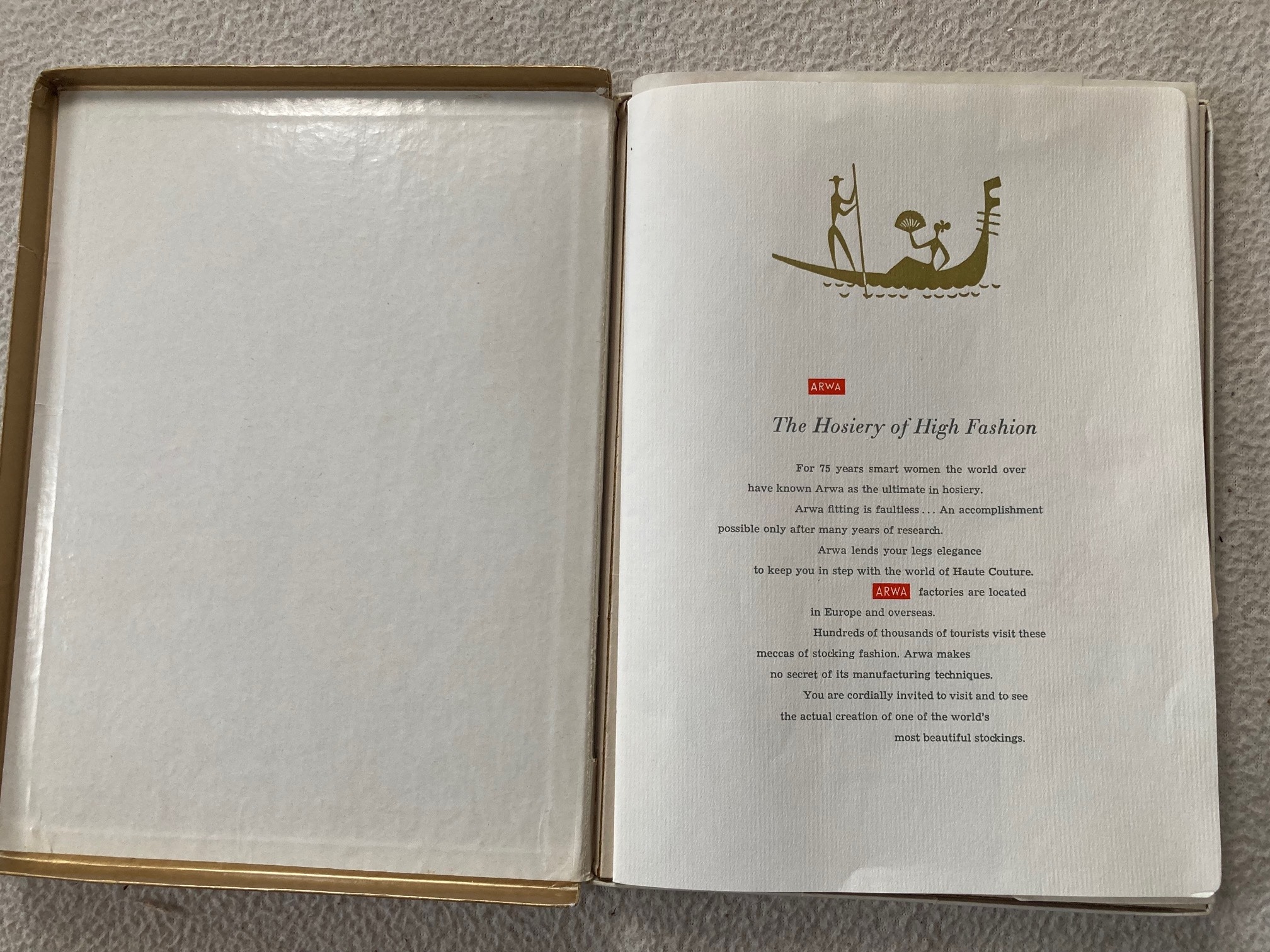 Verpackung der feinsten Nahtstrümpfe der Welt