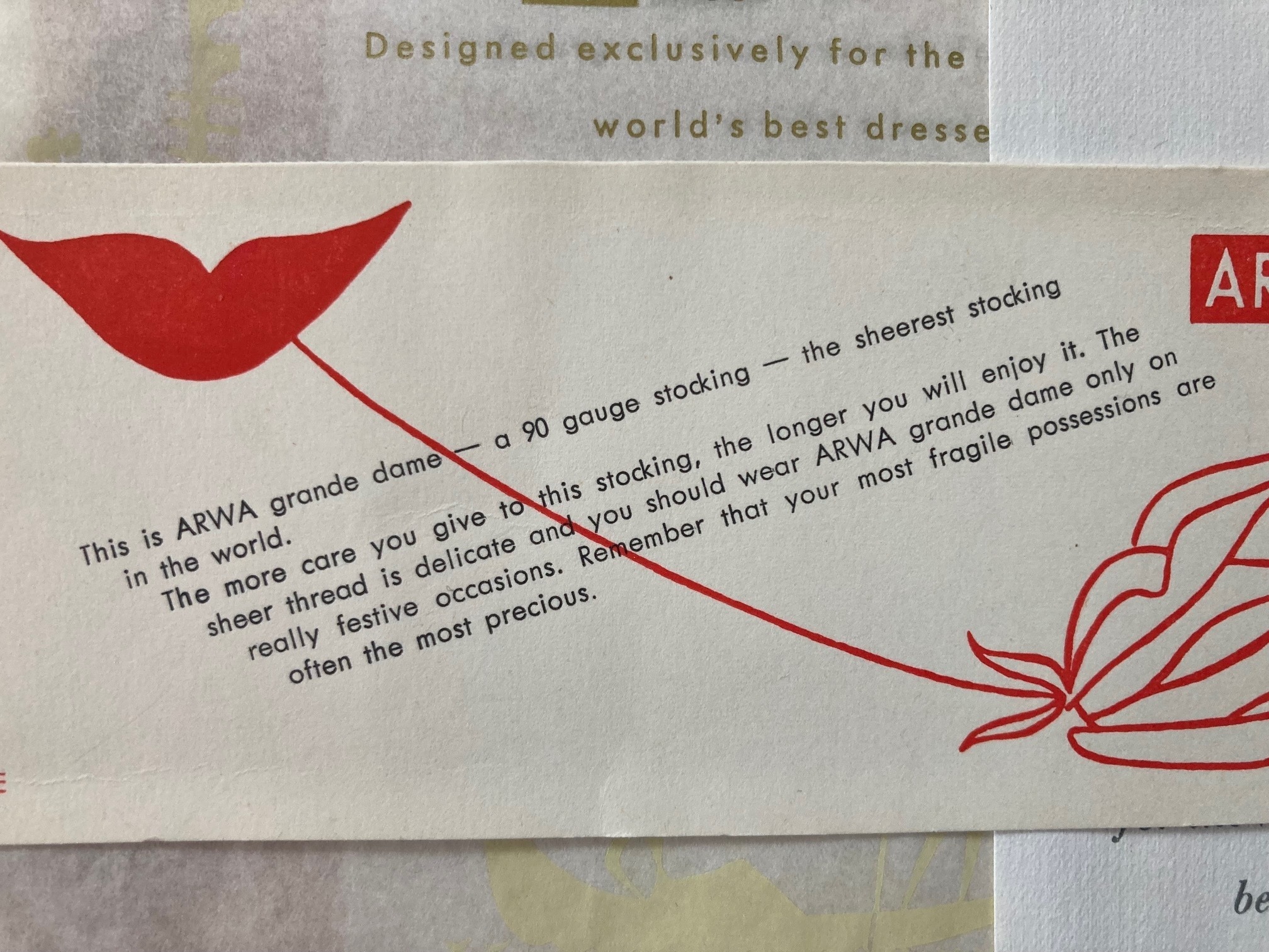 Einlegezettel in der Strumpfverpackung der feinsten Nahtstrümpfe aller Zeiten