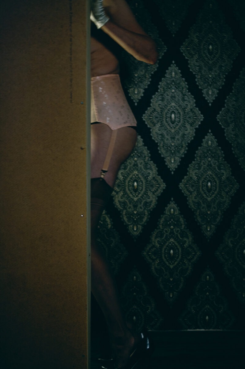 Foto women i a vintage girdle. Only a part of her body is showing