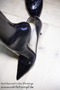 AG Nahtstrumpf black latex stockings Feet in latex stockings