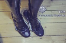 Availlable option: Comfort fit latex stockings Latex feets and flats