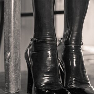 Under the table Latex stockinges feet