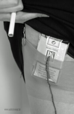 Seamed stockings and cigarettes Cigarettes & Nylons